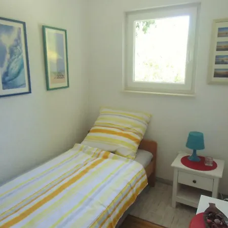 Apartment Kolman Cres Exterior photo